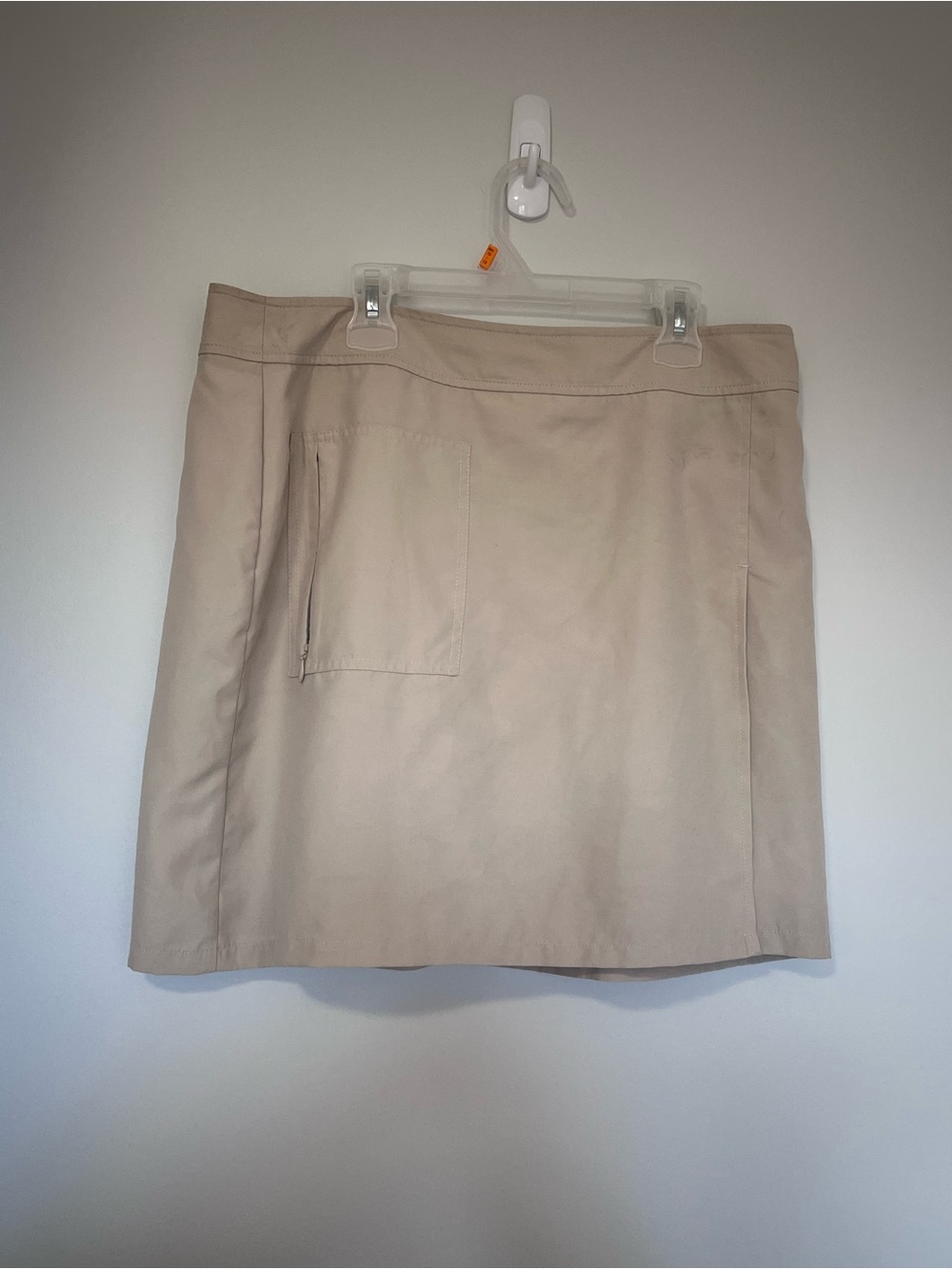 IZOD Beige Skort